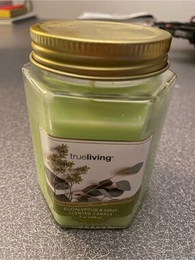 trueliving Eucalyptus & Mint Scented Candle - Green Glass Jar with Gold Lid